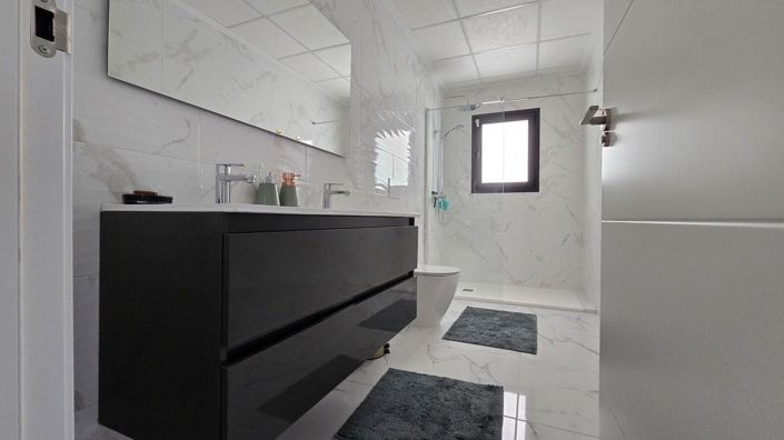 Image No.8-3 Bed Villa for sale