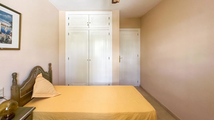 Image No.19-2 Bed House for sale