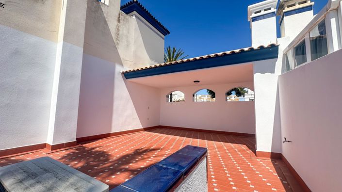 Image No.32-2 Bed House for sale