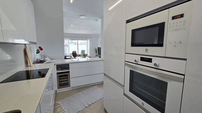 Image No.8-3 Bed Villa for sale