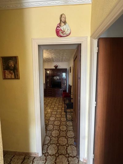 Image No.18-8 Bed House for sale