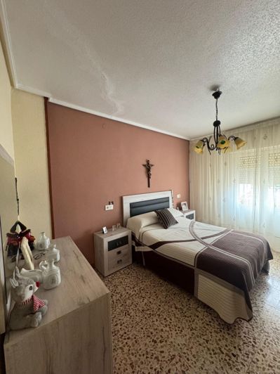 Image No.28-8 Bed House for sale