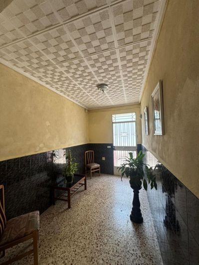Image No.29-8 Bed House for sale