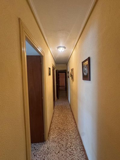 Image No.30-8 Bed House for sale