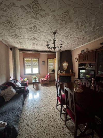 Image No.41-8 Bed House for sale