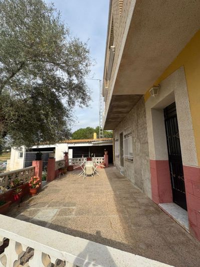 Image No.6-8 Bed House for sale