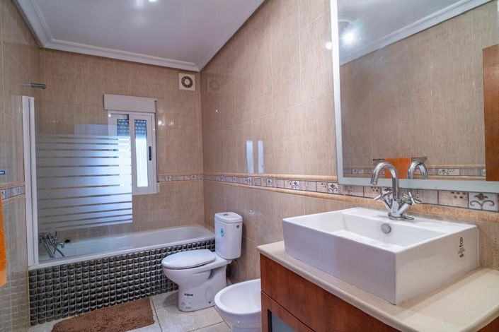 Image No.13-4 Bed Villa for sale