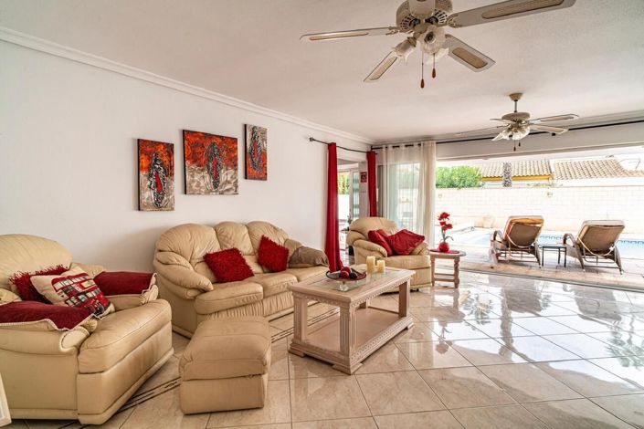 Image No.22-4 Bed Villa for sale