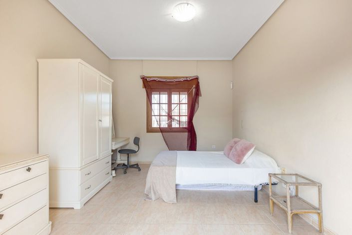 Image No.15-4 Bed Villa for sale