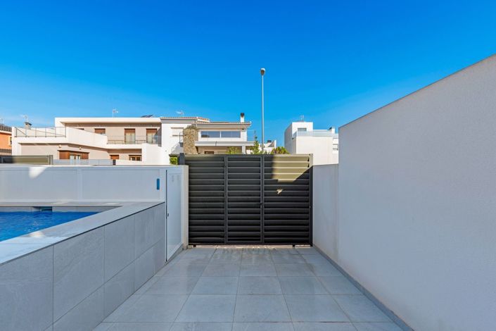 Image No.29-4 Bed House for sale