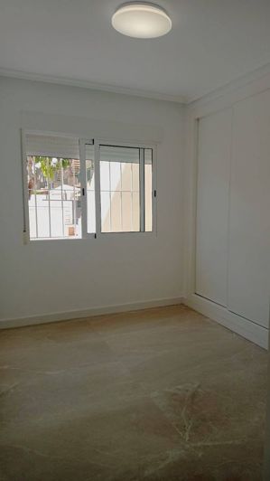 Image No.11-2 Bed House for sale