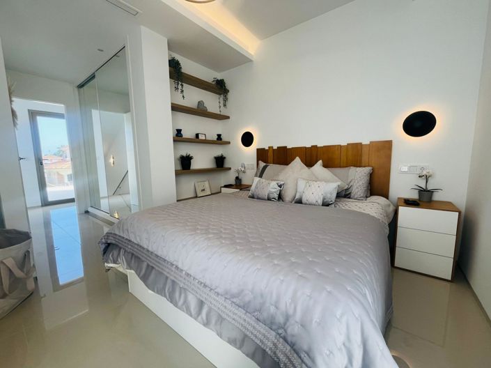 Image No.24-3 Bed Villa for sale