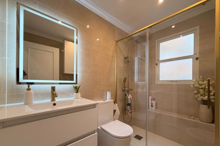 Image No.17-3 Bed Apartment for sale
