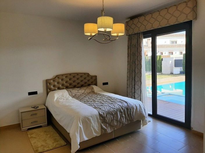 Image No.16-4 Bed Villa for sale