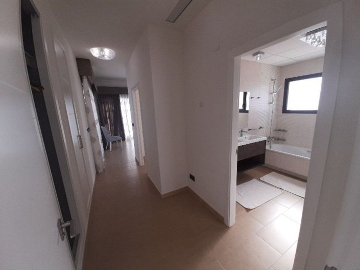 Image No.28-4 Bed Villa for sale