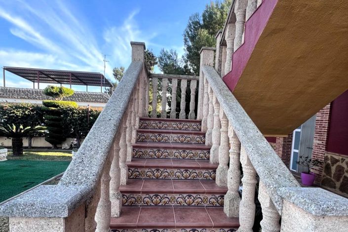 Image No.3-5 Bed Villa for sale