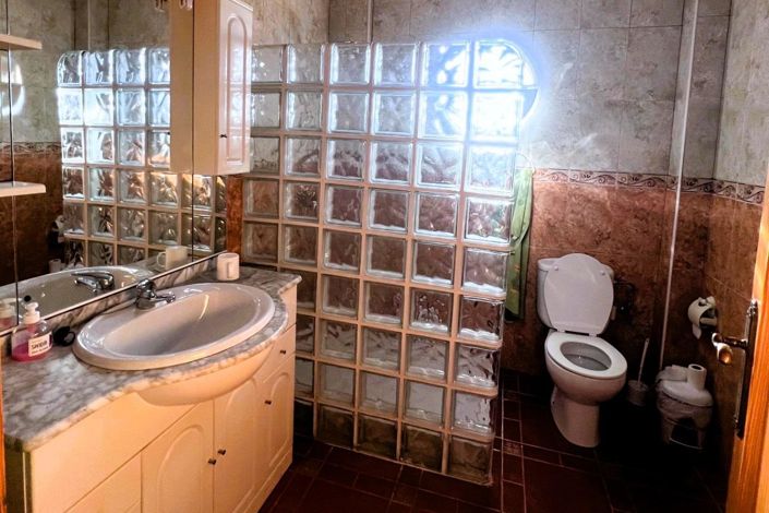Image No.37-5 Bed Villa for sale