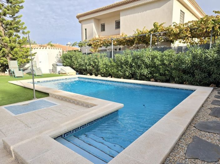 Image No.2-3 Bed Villa for sale