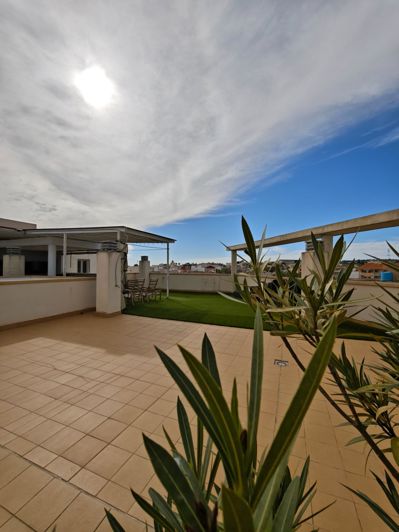 Image No.28-2 Bed Apartment for sale
