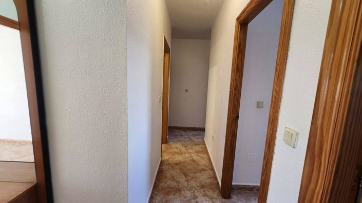 Image No.21-3 Bed Apartment for sale