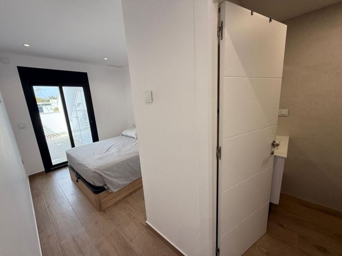 Image No.16-2 Bed Apartment for sale