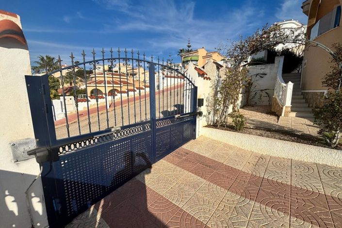 Image No.30-5 Bed Villa for sale
