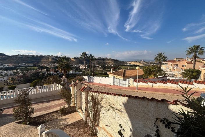 Image No.38-5 Bed Villa for sale