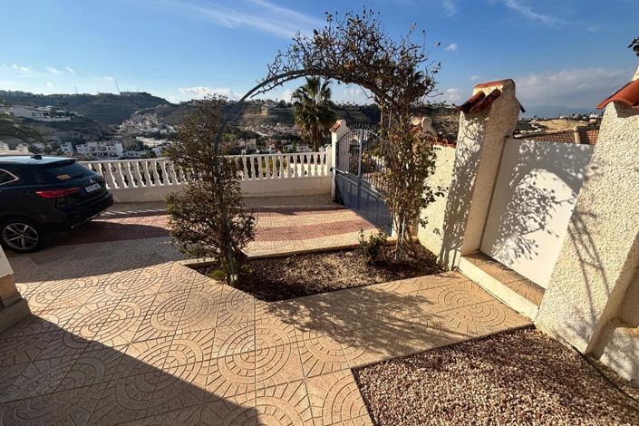 Image No.40-5 Bed Villa for sale
