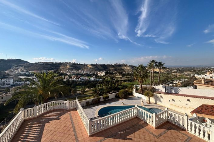 Image No.46-5 Bed Villa for sale