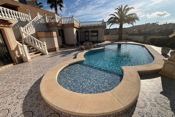 Image No.6-5 Bed Villa for sale