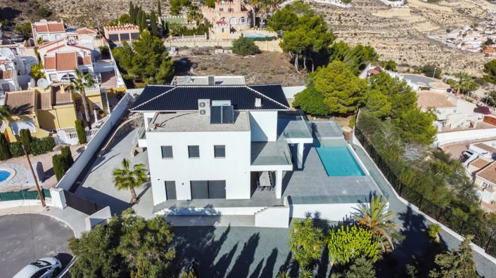 Image No.10-6 Bed Villa for sale
