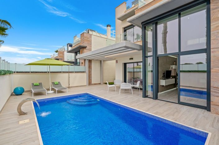 Image No.5-3 Bed Villa for sale