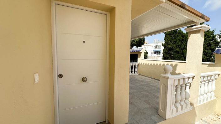 Image No.10-3 Bed Townhouse for sale