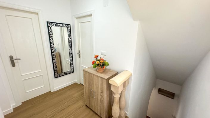 Image No.41-3 Bed House for sale