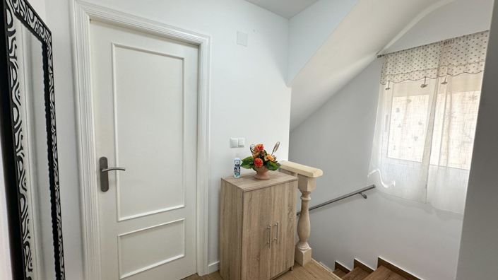 Image No.42-3 Bed House for sale