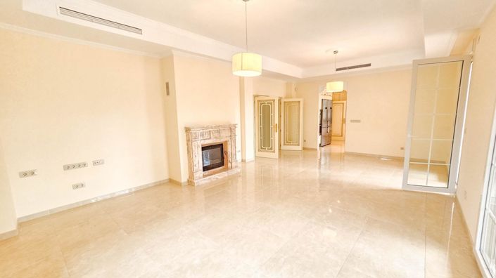 Image No.3-7 Bed Villa for sale