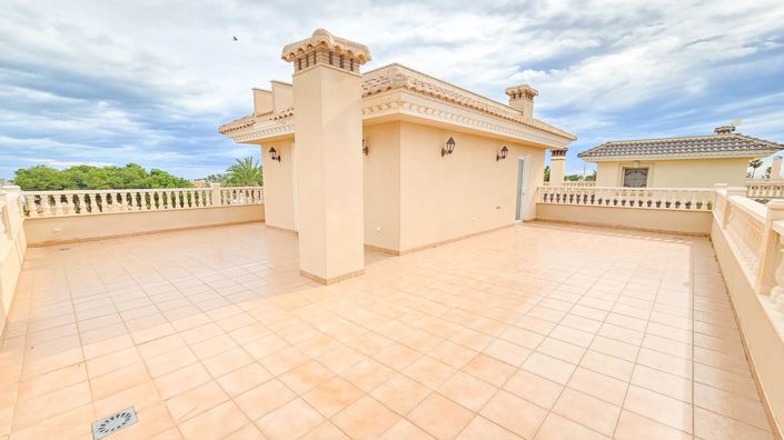 Image No.35-7 Bed Villa for sale