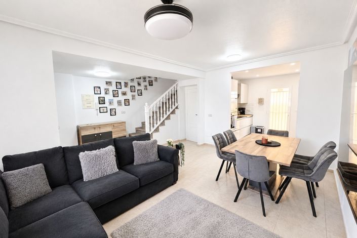 Image No.4-3 Bed House for sale