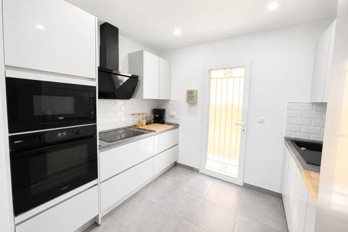 Image No.6-3 Bed House for sale