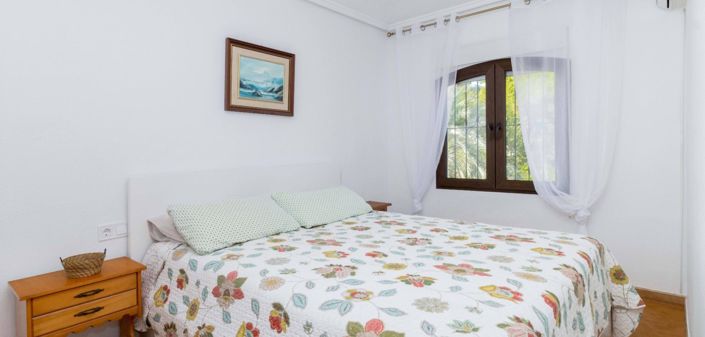 Image No.18-3 Bed Townhouse for sale