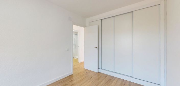 Image No.25-2 Bed Apartment for sale