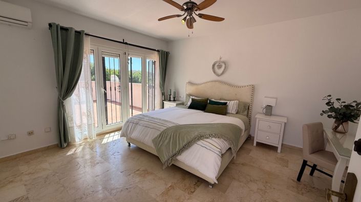 Image No.22-4 Bed Villa for sale