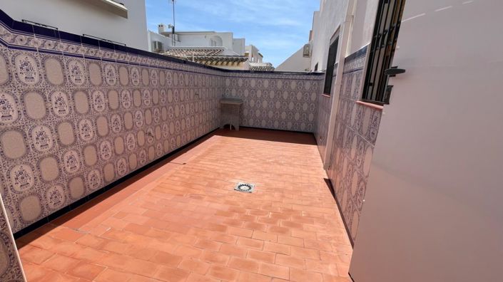 Image No.20-3 Bed House for sale