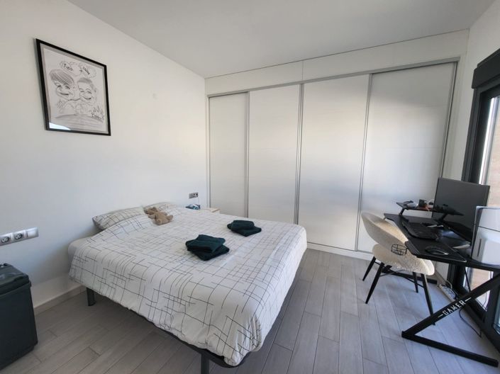 Image No.15-2 Bed House for sale