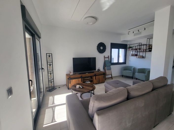 Image No.18-2 Bed House for sale
