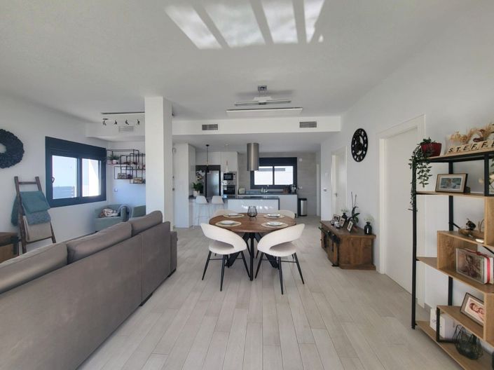 Image No.7-2 Bed House for sale