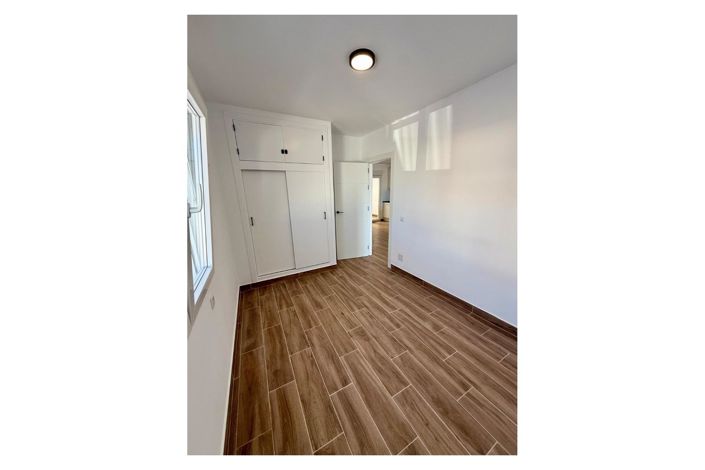Image No.20-3 Bed Townhouse for sale