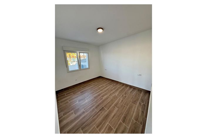 Image No.26-3 Bed Townhouse for sale