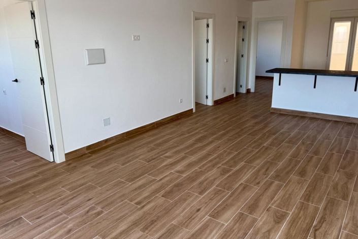 Image No.8-3 Bed Townhouse for sale