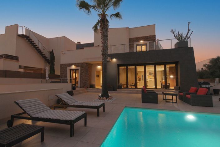 Image No.3-Villa de 4 chambres à vendre à Torrevieja